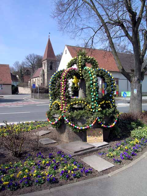 Osterbrunnen in Buchschwabach 2005