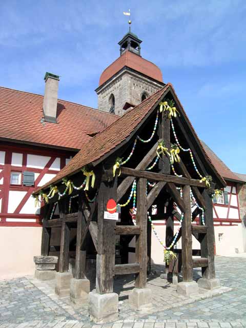 Osterbrunnen am Ro�taler Museumshof 2005